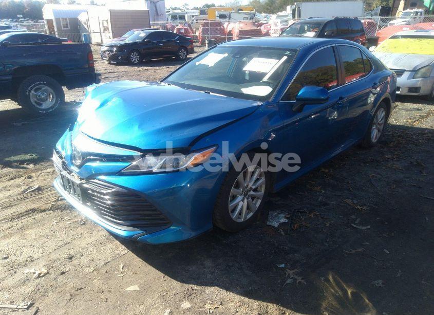 Photo 2 of 2020 Toyota Camry LE (VIN 4T1C11AK9LU386250)