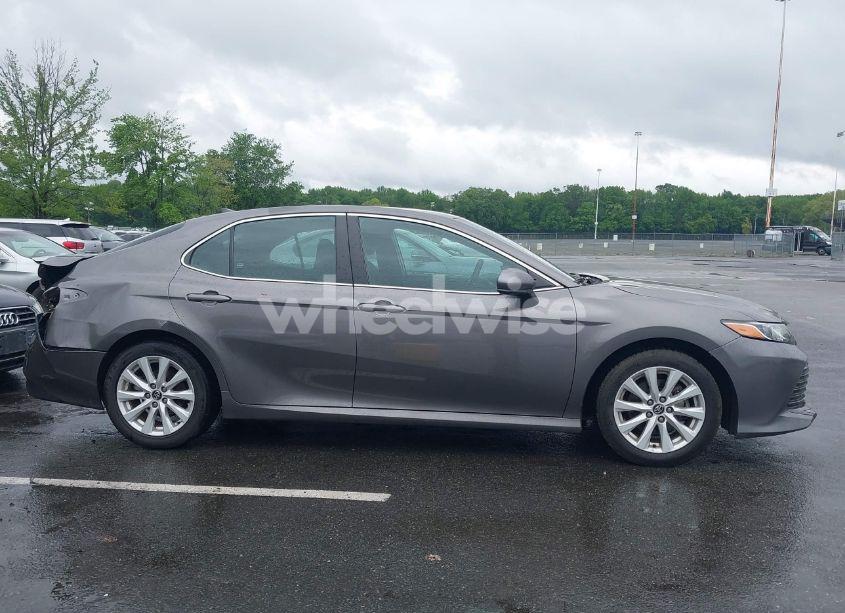 Photo 13 of 2020 Toyota Camry LE (VIN 4T1C11AK9LU891236)