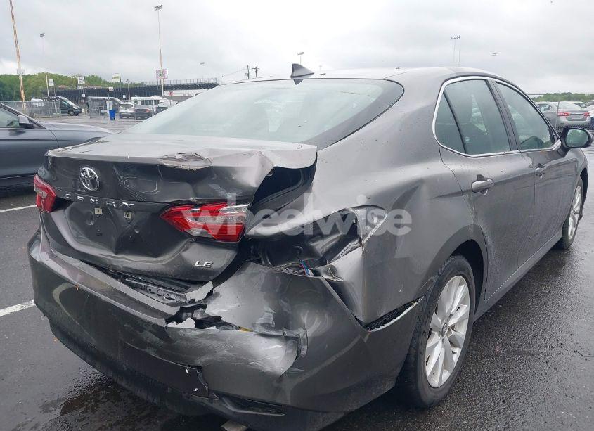 Photo 6 of 2020 Toyota Camry LE (VIN 4T1C11AK9LU891236)