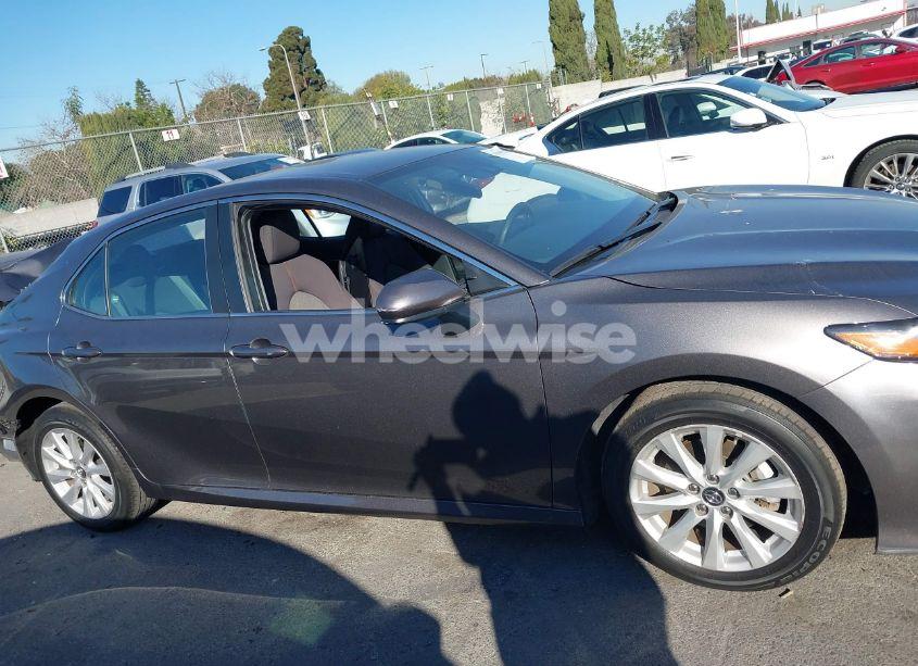 Photo 13 of 2020 Toyota Camry LE (VIN 4T1C11AK9LU904955)