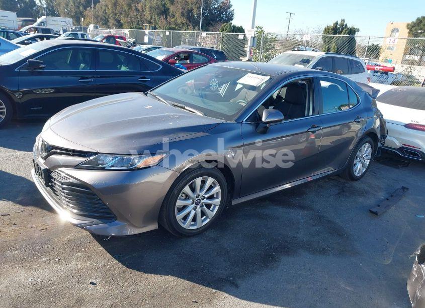 Photo 2 of 2020 Toyota Camry LE (VIN 4T1C11AK9LU904955)