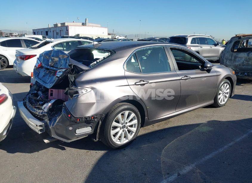 Photo 4 of 2020 Toyota Camry LE (VIN 4T1C11AK9LU904955)