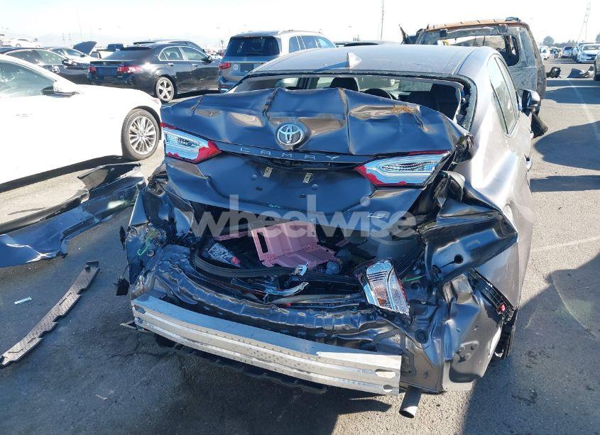 Photo 6 of 2020 Toyota Camry LE (VIN 4T1C11AK9LU904955)