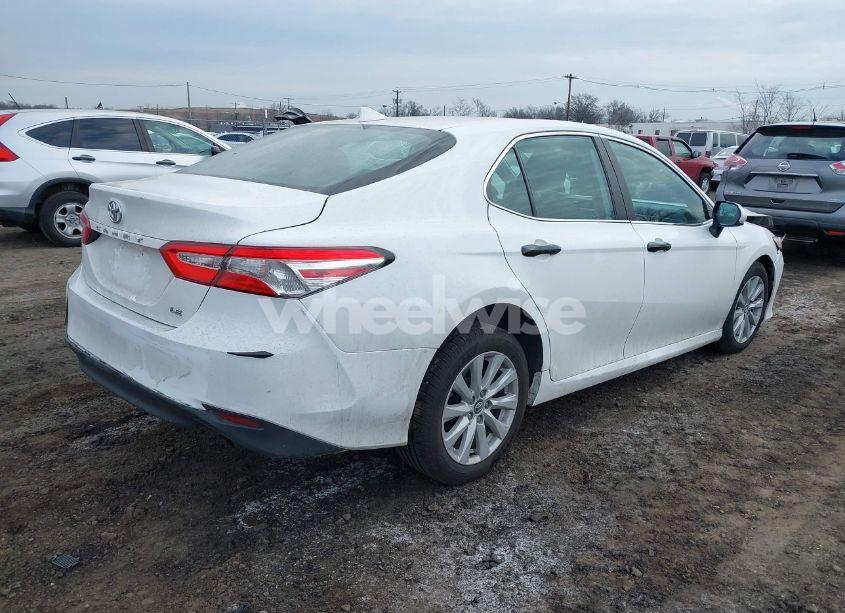 Photo 4 of 2020 Toyota Camry LE (VIN 4T1C11AK9LU912585)