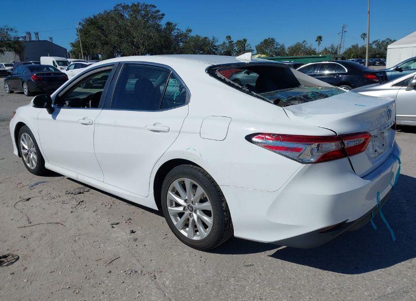 Photo 3 of 2020 Toyota Camry LE (VIN 4T1C11AK9LU926759)