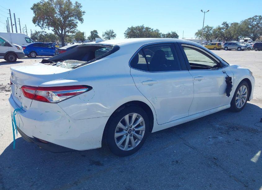 Photo 4 of 2020 Toyota Camry LE (VIN 4T1C11AK9LU926759)