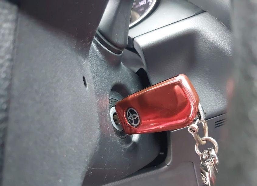 Photo 11 of 2020 Toyota Camry LE (VIN 4T1C11AK9LU929838)