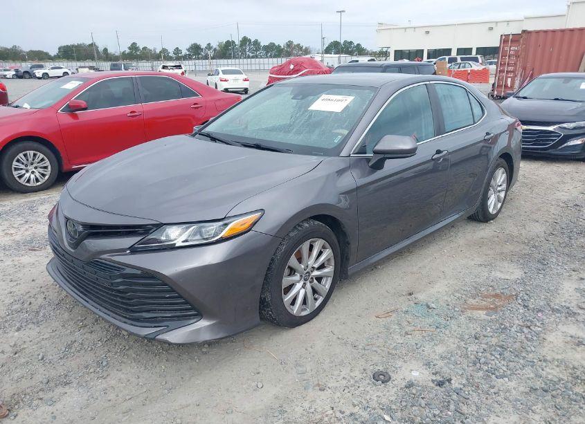 Photo 2 of 2020 Toyota Camry LE (VIN 4T1C11AK9LU929838)