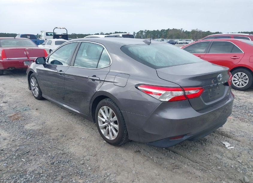 Photo 3 of 2020 Toyota Camry LE (VIN 4T1C11AK9LU929838)