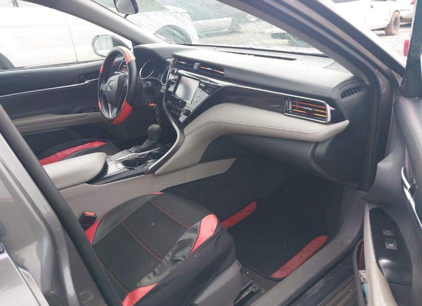 Photo 5 of 2020 Toyota Camry LE (VIN 4T1C11AK9LU929838)