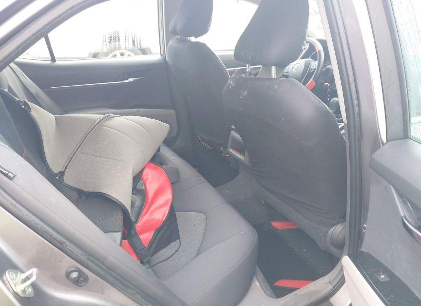 Photo 8 of 2020 Toyota Camry LE (VIN 4T1C11AK9LU929838)