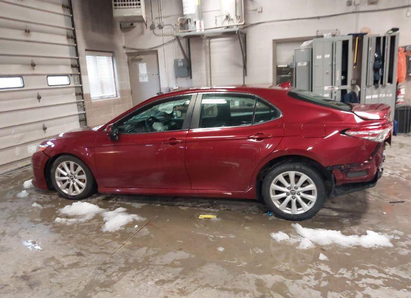 Photo 14 of 2020 Toyota Camry LE (VIN 4T1C11AK9LU930732)