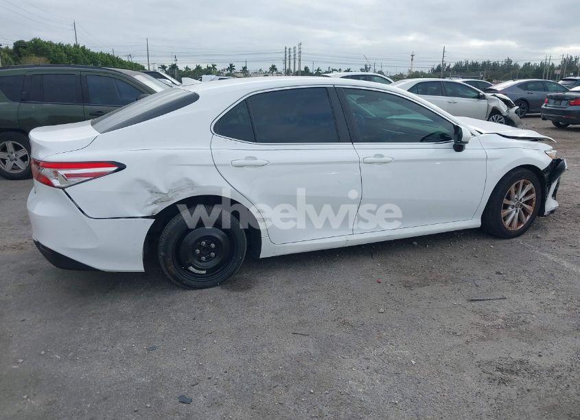 Photo 4 of 2020 Toyota Camry LE (VIN 4T1C11AK9LU934540)