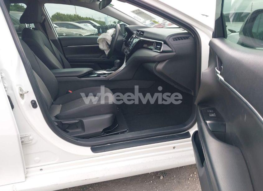 Photo 5 of 2020 Toyota Camry LE (VIN 4T1C11AK9LU934540)