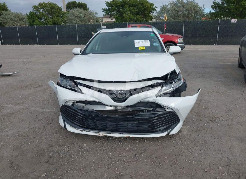 Photo 6 of 2020 Toyota Camry LE (VIN 4T1C11AK9LU934540)