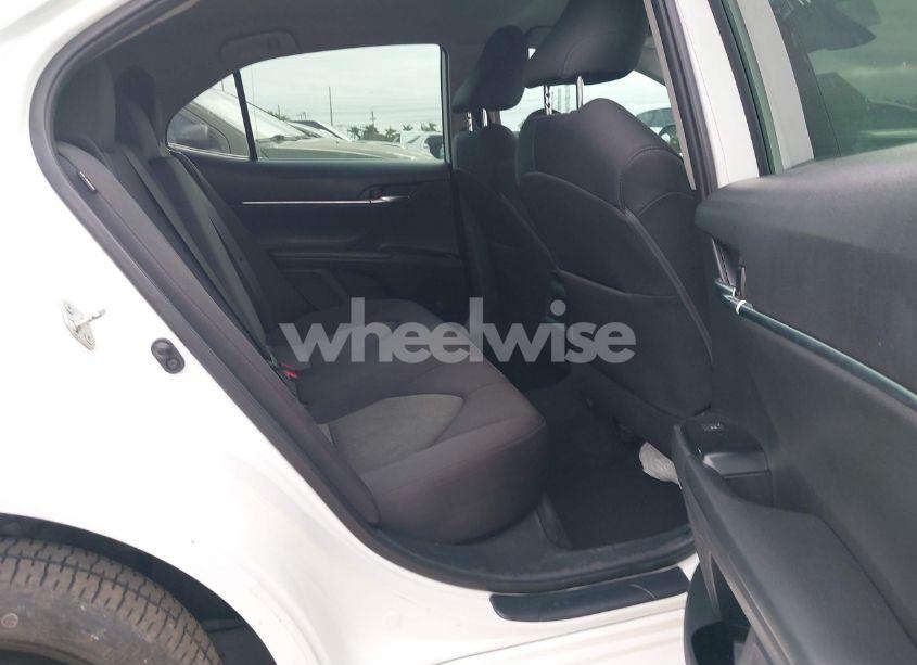 Photo 8 of 2020 Toyota Camry LE (VIN 4T1C11AK9LU934540)