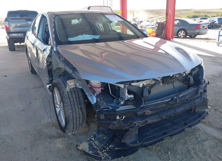 2021 Toyota Camry LE (VIN 4T1C11AK9MU541624) main photo