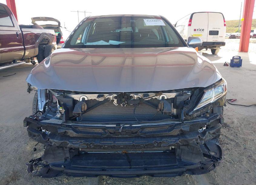 Photo 12 of 2021 Toyota Camry LE (VIN 4T1C11AK9MU541624)