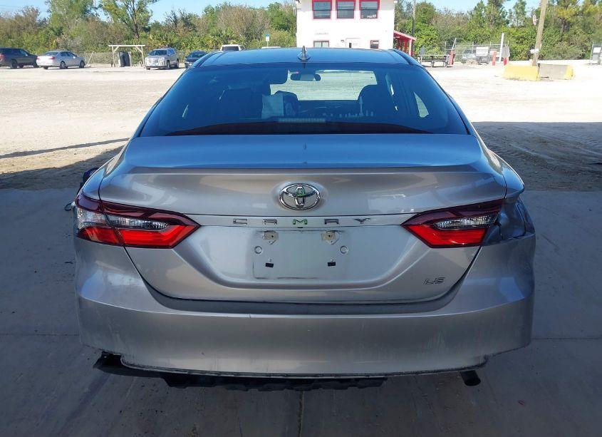 Photo 16 of 2021 Toyota Camry LE (VIN 4T1C11AK9MU541624)