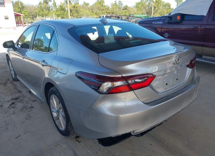 Photo 3 of 2021 Toyota Camry LE (VIN 4T1C11AK9MU541624)