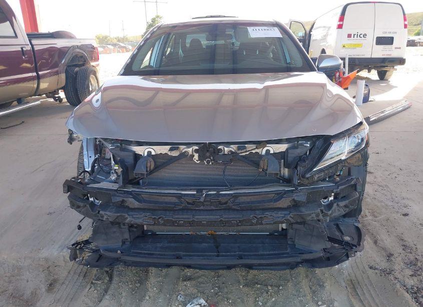 Photo 6 of 2021 Toyota Camry LE (VIN 4T1C11AK9MU541624)