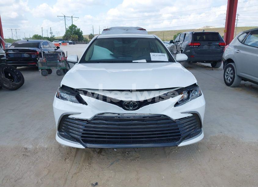 Photo 13 of 2021 Toyota Camry LE (VIN 4T1C11AK9MU584845)