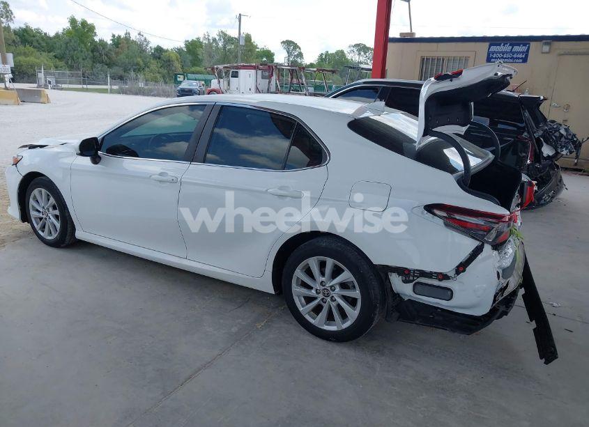 Photo 15 of 2021 Toyota Camry LE (VIN 4T1C11AK9MU584845)