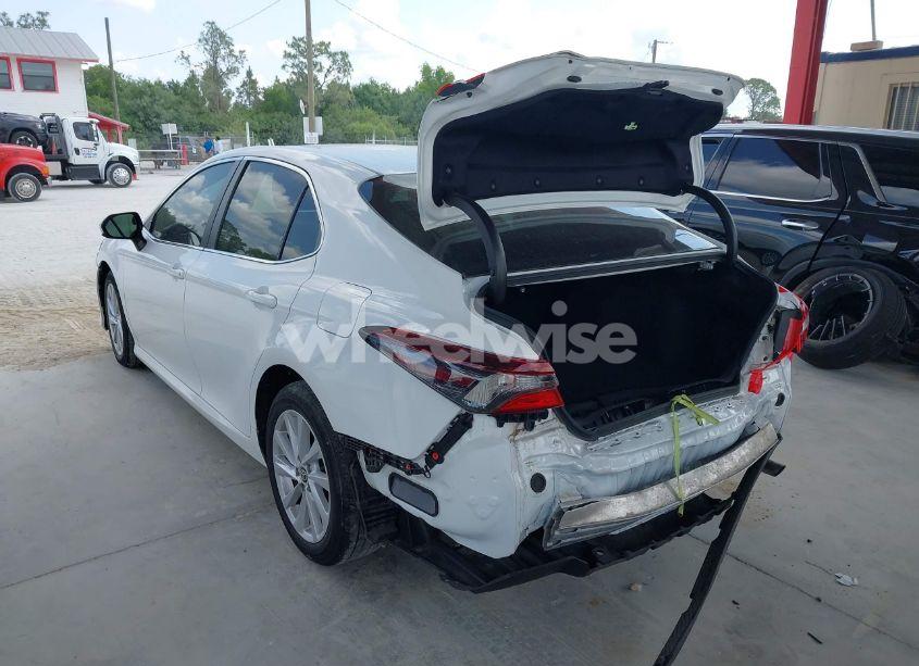 Photo 3 of 2021 Toyota Camry LE (VIN 4T1C11AK9MU584845)