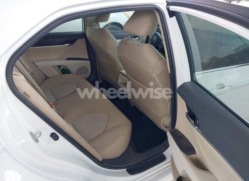 Photo 8 of 2021 Toyota Camry LE (VIN 4T1C11AK9MU584845)