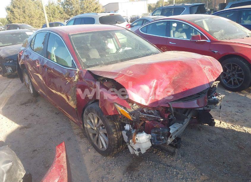 2021 Toyota Camry LE (VIN 4T1C11AK9MU600915) main photo