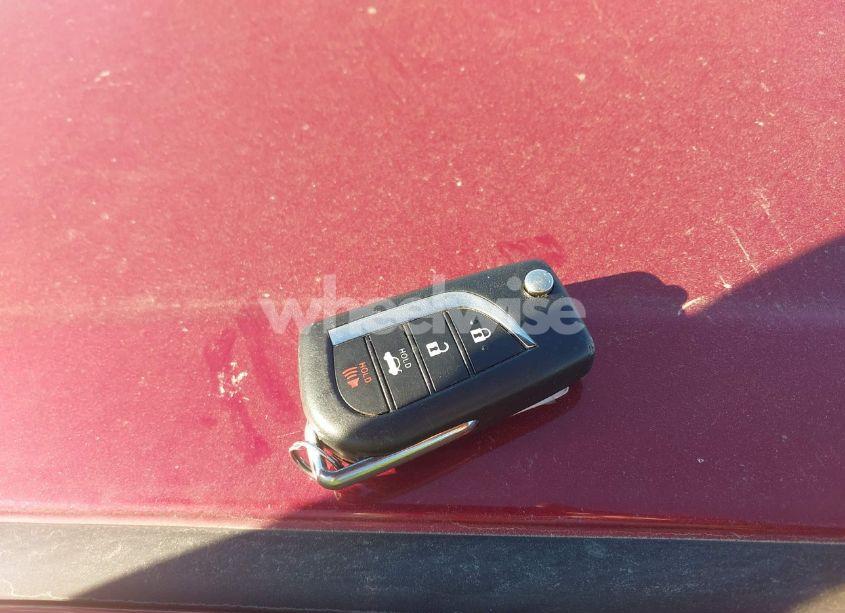 Photo 11 of 2021 Toyota Camry LE (VIN 4T1C11AK9MU600915)