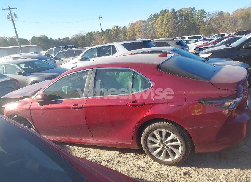 Photo 15 of 2021 Toyota Camry LE (VIN 4T1C11AK9MU600915)