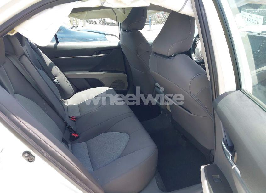 Photo 8 of 2022 Toyota Camry LE (VIN 4T1C11AK9NU017360)