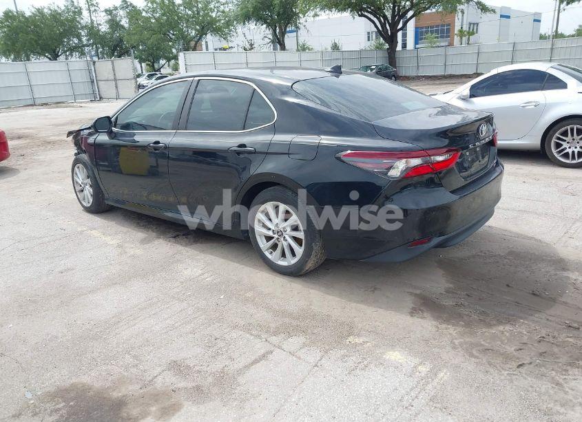Photo 3 of 2022 Toyota Camry LE (VIN 4T1C11AK9NU057342)