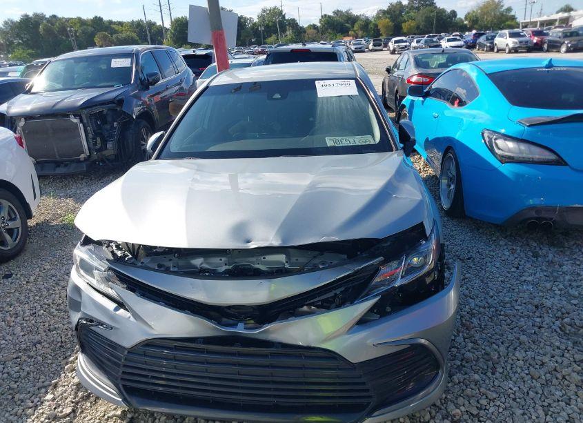 Photo 13 of 2022 Toyota Camry LE (VIN 4T1C11AK9NU059432)