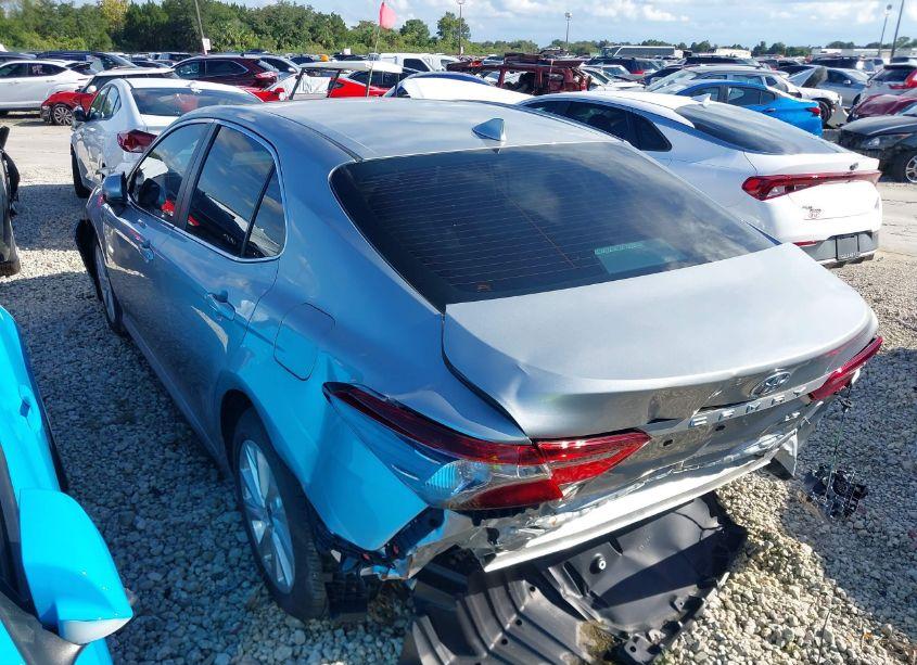 Photo 15 of 2022 Toyota Camry LE (VIN 4T1C11AK9NU059432)