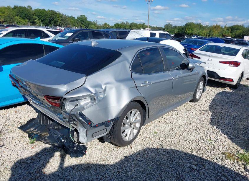 Photo 4 of 2022 Toyota Camry LE (VIN 4T1C11AK9NU059432)