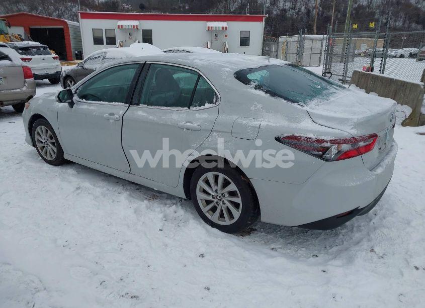 Photo 3 of 2022 Toyota Camry LE (VIN 4T1C11AK9NU076344)