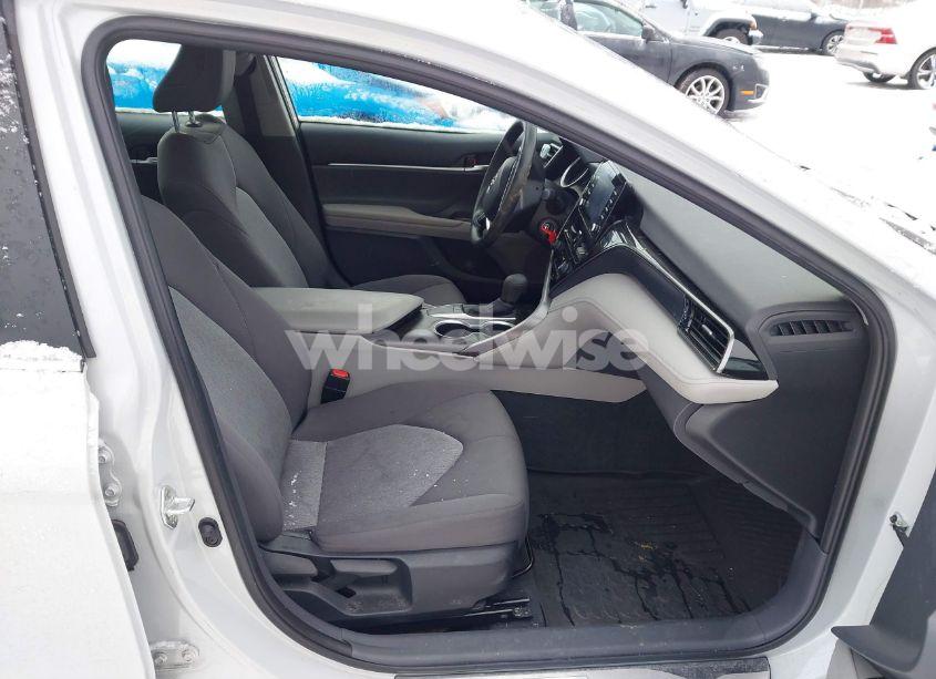 Photo 5 of 2022 Toyota Camry LE (VIN 4T1C11AK9NU076344)