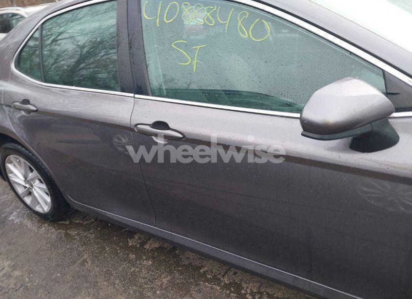 Photo 14 of 2022 Toyota Camry LE (VIN 4T1C11AK9NU617618)