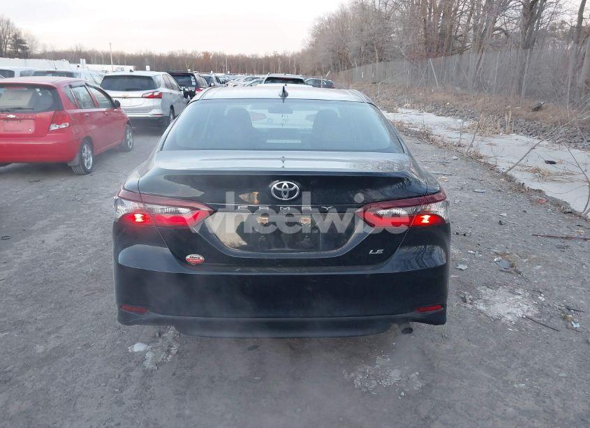 Photo 16 of 2022 Toyota Camry LE (VIN 4T1C11AK9NU630319)