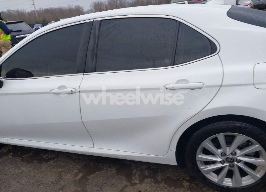 Photo 15 of 2022 Toyota Camry LE (VIN 4T1C11AK9NU637481)