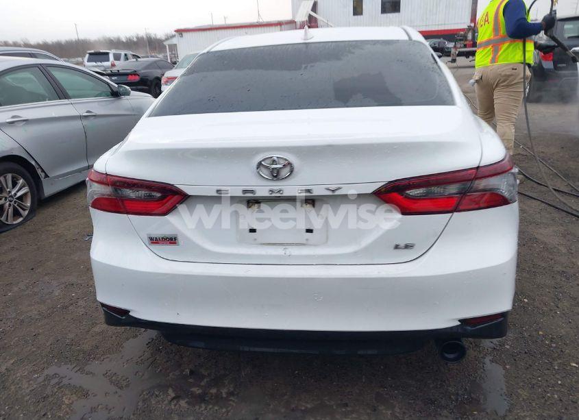 Photo 17 of 2022 Toyota Camry LE (VIN 4T1C11AK9NU637481)