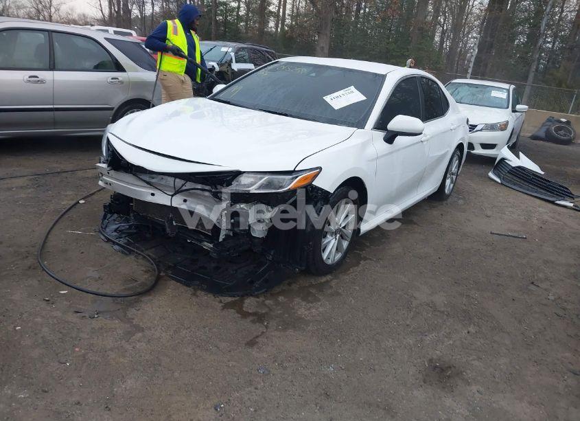 Photo 2 of 2022 Toyota Camry LE (VIN 4T1C11AK9NU637481)