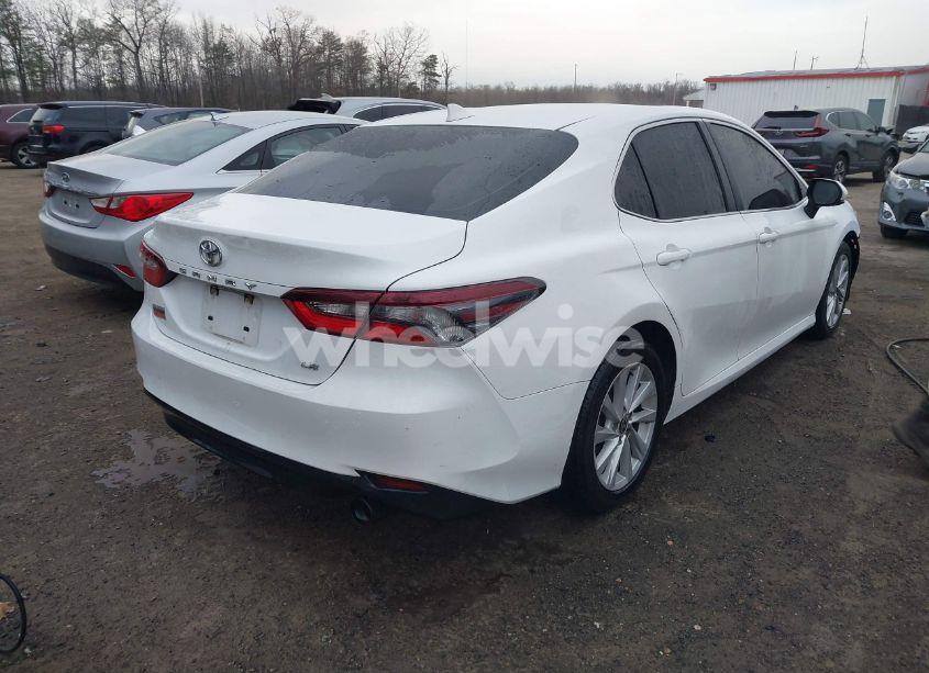 Photo 4 of 2022 Toyota Camry LE (VIN 4T1C11AK9NU637481)