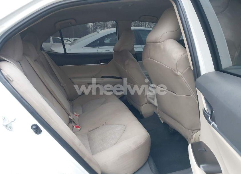 Photo 8 of 2022 Toyota Camry LE (VIN 4T1C11AK9NU637481)