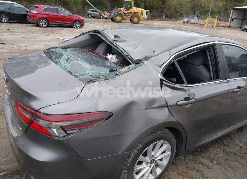 Photo 6 of 2022 Toyota Camry LE (VIN 4T1C11AK9NU637500)