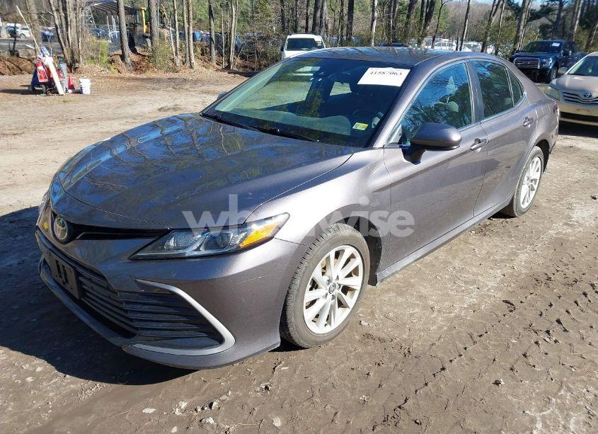 Photo 2 of 2022 Toyota Camry LE (VIN 4T1C11AK9NU647346)