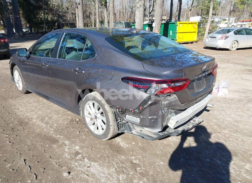 Photo 3 of 2022 Toyota Camry LE (VIN 4T1C11AK9NU647346)