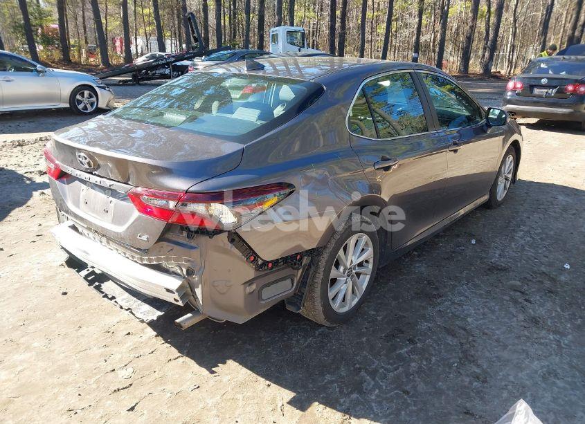 Photo 4 of 2022 Toyota Camry LE (VIN 4T1C11AK9NU647346)